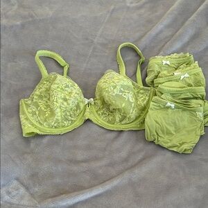 Victoria's Secret Lace Bra and Panty Set - Lime Green Body by Victoria 34DDD